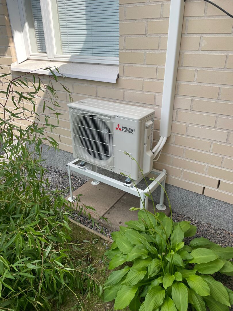 RH Kylmätekniikan asentama Mitsubishi-ilmalämpöpumppu.